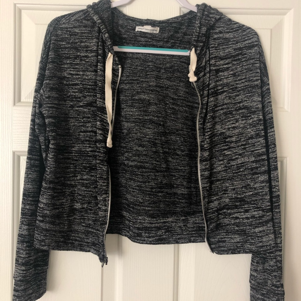 gray zip up hoodie